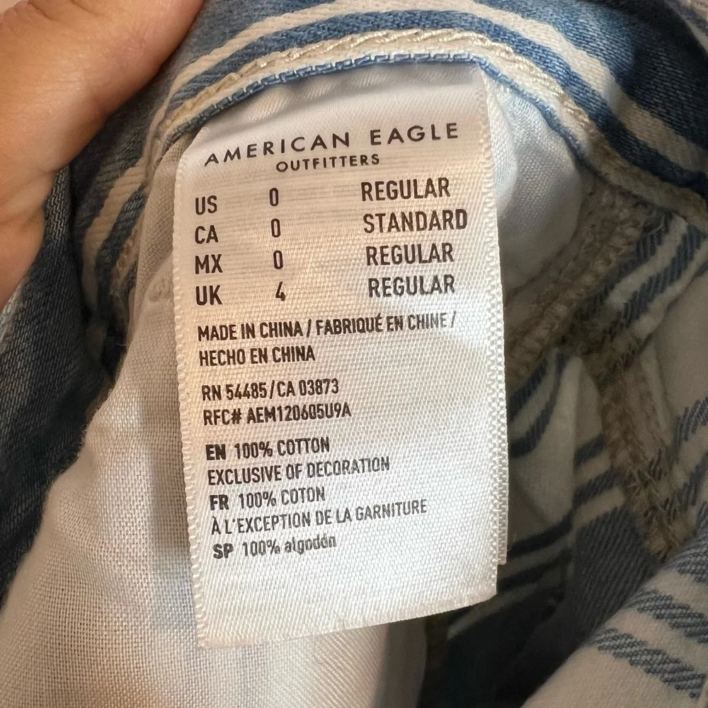 AMERICAN EAGLE Striped High‎ Rise Mom Jean. Size 0